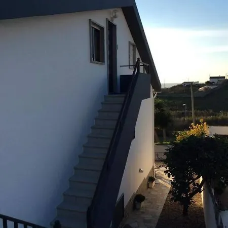 Affordable Ocean Views! Zambujeira, Lourinha Apartment *